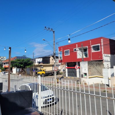 Casa Residencial com 160m², 3 quartos, 1 garagem, no bairro Serraria em São José