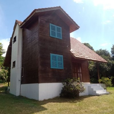 Casa Residencial com 81m², 2 quartos, no bairro Santinho em Florianópolis