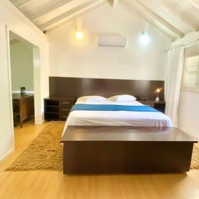 Casa em Condomínio com 380m², 4 quartos, 1 suíte, 3 garagens, no bairro Praia Mole em Florianópolis