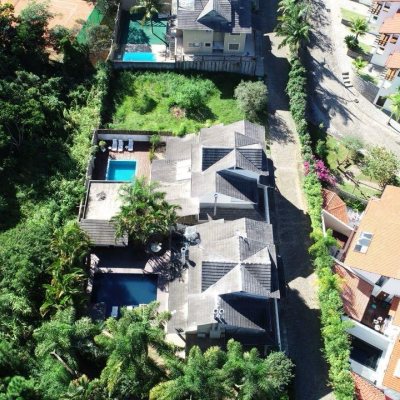 Casa em Condomínio com 380m², 4 quartos, 1 suíte, 3 garagens, no bairro Praia Mole em Florianópolis