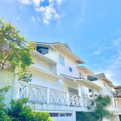 Casa em Condomínio com 380m², 4 quartos, 1 suíte, 3 garagens, no bairro Praia Mole em Florianópolis