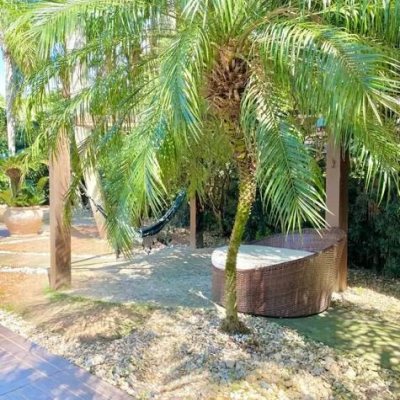 Casa em Condomínio com 380m², 4 quartos, 1 suíte, 3 garagens, no bairro Praia Mole em Florianópolis