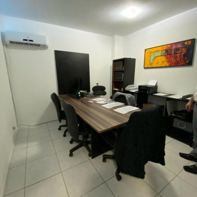 Sala com 43m², no bairro Centro em Florianópolis