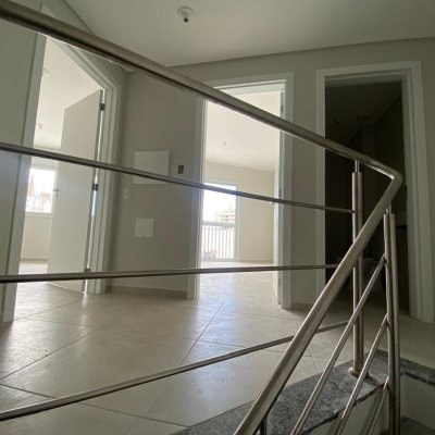 Cobertura com 93m², 3 quartos, 1 suíte, 2 garagens, no bairro Itacorubi em Florianópolis