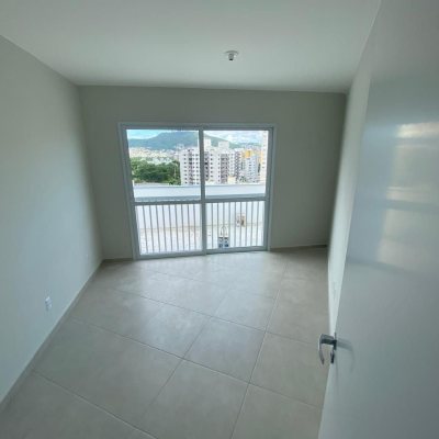 Cobertura com 93m², 3 quartos, 1 suíte, 2 garagens, no bairro Itacorubi em Florianópolis