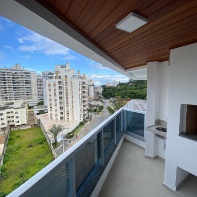 Cobertura com 93m², 3 quartos, 1 suíte, 2 garagens, no bairro Itacorubi em Florianópolis
