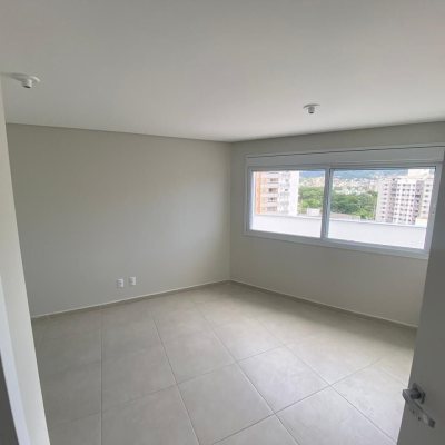 Cobertura com 93m², 3 quartos, 1 suíte, 2 garagens, no bairro Itacorubi em Florianópolis