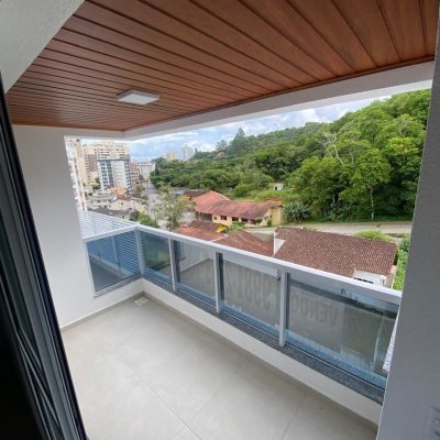 Cobertura com 102m², 3 quartos, 2 suítes, 2 garagens, no bairro Itacorubi em Florianópolis