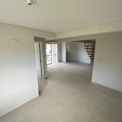 Cobertura com 102m², 3 quartos, 2 suítes, 2 garagens, no bairro Itacorubi em Florianópolis