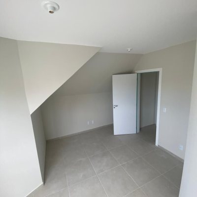 Cobertura com 102m², 3 quartos, 2 suítes, 2 garagens, no bairro Itacorubi em Florianópolis