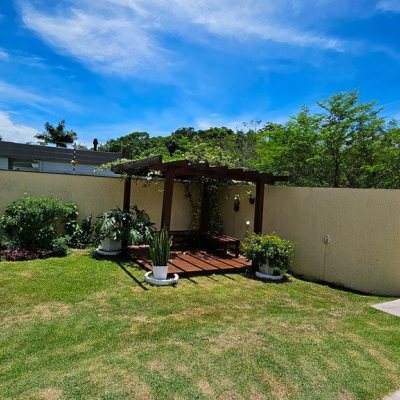 Casa Residencial com 280m², 4 quartos (sendo 3 suítes), 2 garagens, no bairro Sul Do Rio em Santo Amaro Da Imperatriz