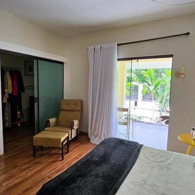 Casa Residencial com 280m², 4 quartos (sendo 3 suítes), 2 garagens, no bairro Sul Do Rio em Santo Amaro Da Imperatriz