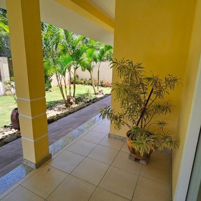 Casa Residencial com 280m², 4 quartos (sendo 3 suítes), 2 garagens, no bairro Sul Do Rio em Santo Amaro Da Imperatriz