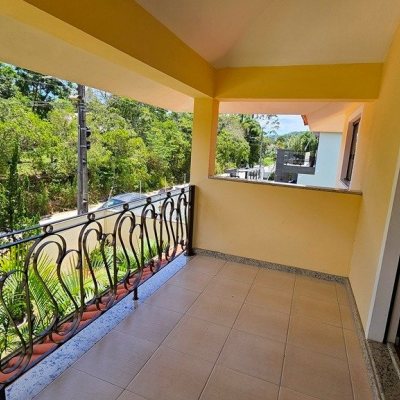 Casa Residencial com 280m², 4 quartos (sendo 3 suítes), 2 garagens, no bairro Sul Do Rio em Santo Amaro Da Imperatriz