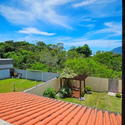 Casa Residencial com 280m², 4 quartos (sendo 3 suítes), 2 garagens, no bairro Sul Do Rio em Santo Amaro Da Imperatriz