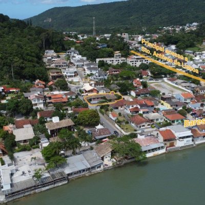 Casa Residencial com 250m², 4 quartos, 1 suíte, no bairro Santo Antônio De Lisboa em Florianópolis