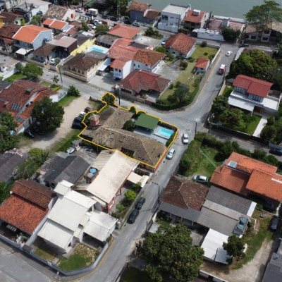 Casa Residencial com 250m², 4 quartos, 1 suíte, no bairro Santo Antônio De Lisboa em Florianópolis