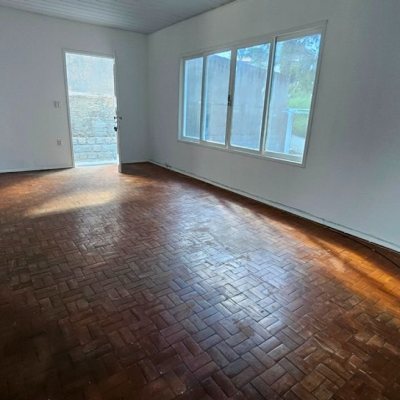 Casa Residencial com 166m², 3 quartos, 3 garagens, no bairro Ponta De Baixo em São José