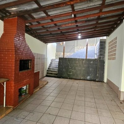 Casa Residencial com 166m², 3 quartos, 3 garagens, no bairro Ponta De Baixo em São José