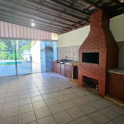 Casa Residencial com 166m², 3 quartos, 3 garagens, no bairro Ponta De Baixo em São José