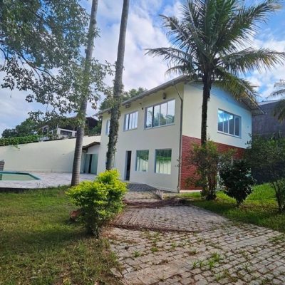 Casa Residencial com 166m², 3 quartos, 3 garagens, no bairro Ponta De Baixo em São José