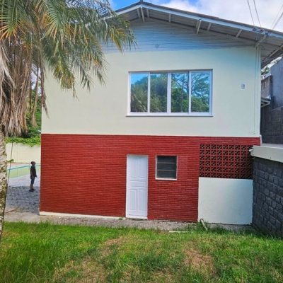 Casa Residencial com 166m², 3 quartos, 3 garagens, no bairro Ponta De Baixo em São José