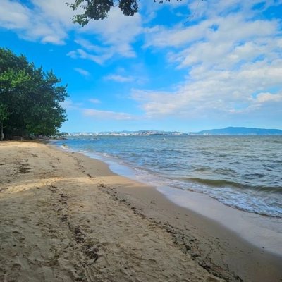 Casa Residencial com 166m², 3 quartos, 3 garagens, no bairro Ponta De Baixo em São José