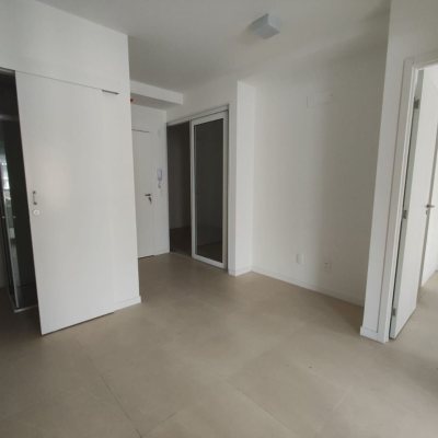 Apartamentos com 47m², 2 quartos, 1 suíte, 1 garagem, no bairro Cachoeira do Bom Jesus em Florianópolis