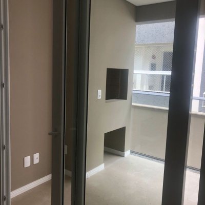 Apartamentos com 47m², 2 quartos, 1 suíte, 1 garagem, no bairro Cachoeira do Bom Jesus em Florianópolis