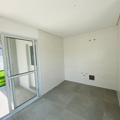 Casa Residencial com 151m², 3 quartos, 1 suíte, 2 garagens, no bairro Campeche em Florianópolis