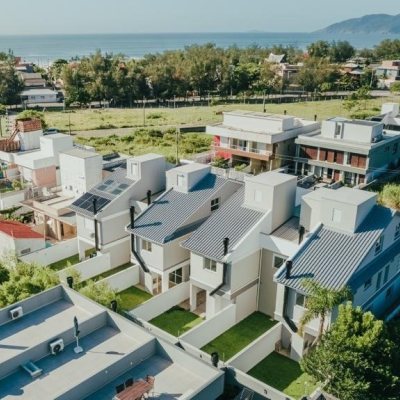Casa Residencial com 151m², 3 quartos, 1 suíte, 2 garagens, no bairro Campeche em Florianópolis
