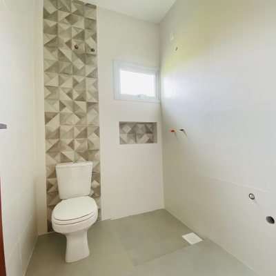 Casa Residencial com 151m², 3 quartos, 1 suíte, 2 garagens, no bairro Campeche em Florianópolis