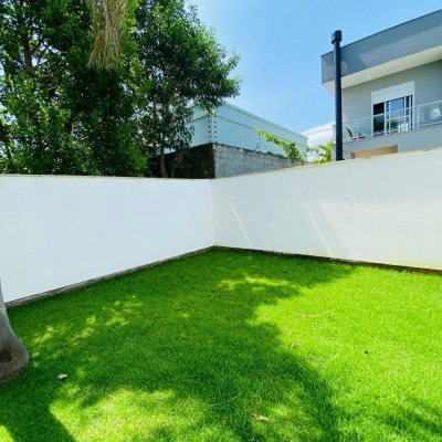 Casa Residencial com 151m², 3 quartos, 1 suíte, 2 garagens, no bairro Campeche em Florianópolis