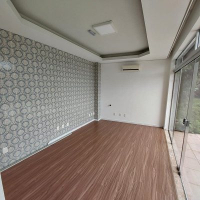 Loja com 81m², 2 garagens, no bairro Saco Dos Limões em Florianópolis