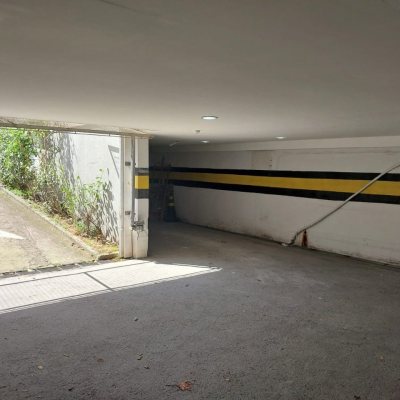 Loja com 81m², 2 garagens, no bairro Saco Dos Limões em Florianópolis