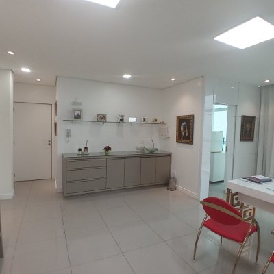 Sala com 52m², 1 garagem, no bairro Agronômica em Florianópolis