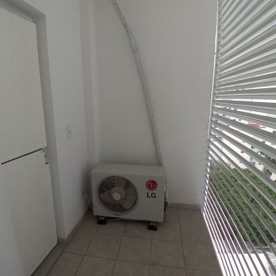 Sala com 52m², 1 garagem, no bairro Agronômica em Florianópolis