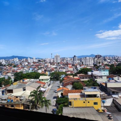 Apartamentos com 61m², 2 quartos, 1 garagem, no bairro Barreiros em São José