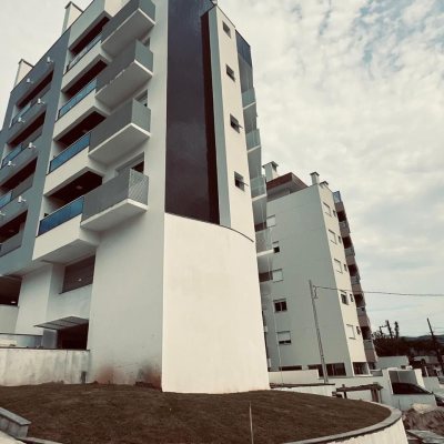 Cobertura com 95m², 2 quartos, 1 suíte, 2 garagens, no bairro Itacorubi em Florianópolis