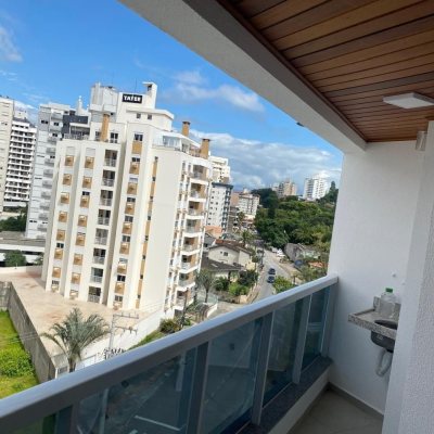 Cobertura com 95m², 2 quartos, 1 suíte, 2 garagens, no bairro Itacorubi em Florianópolis