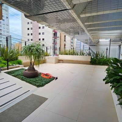 Apartamentos com 146m², 4 quartos (sendo 1 suíte), 2 garagens, no bairro Centro em Florianópolis