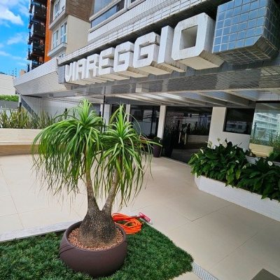 Apartamentos com 146m², 4 quartos (sendo 1 suíte), 2 garagens, no bairro Centro em Florianópolis