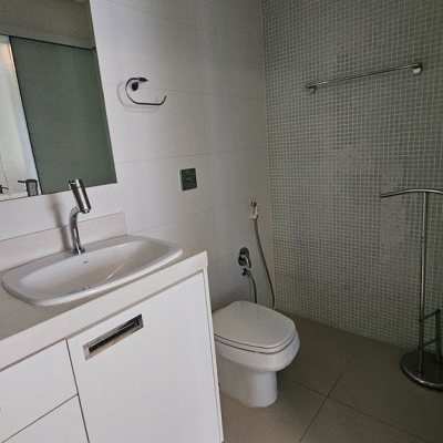Apartamentos com 146m², 4 quartos (sendo 1 suíte), 2 garagens, no bairro Centro em Florianópolis