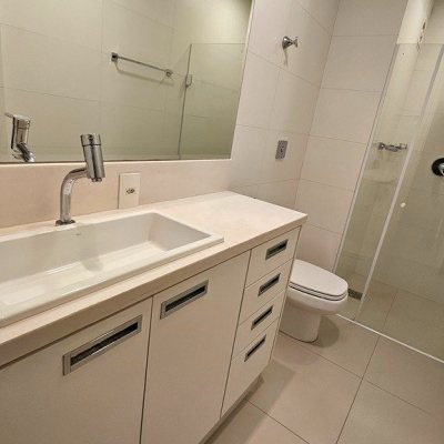 Apartamentos com 146m², 4 quartos (sendo 1 suíte), 2 garagens, no bairro Centro em Florianópolis