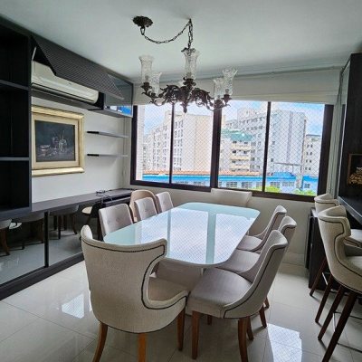 Apartamentos com 146m², 4 quartos (sendo 1 suíte), 2 garagens, no bairro Centro em Florianópolis
