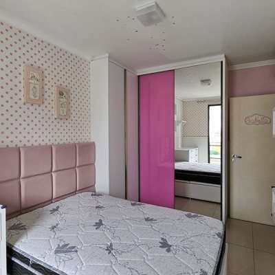 Apartamentos com 146m², 4 quartos (sendo 1 suíte), 2 garagens, no bairro Centro em Florianópolis