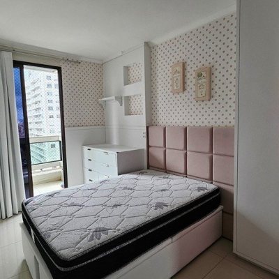Apartamentos com 146m², 4 quartos (sendo 1 suíte), 2 garagens, no bairro Centro em Florianópolis