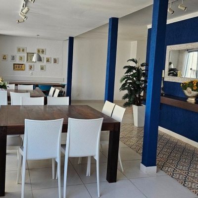 Apartamentos com 146m², 4 quartos (sendo 1 suíte), 2 garagens, no bairro Centro em Florianópolis