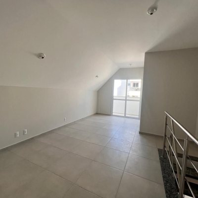 Cobertura com 114m², 2 quartos, 2 suítes, 2 garagens, no bairro Itacorubi em Florianópolis