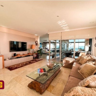 Apartamentos com 381m², 4 quartos (sendo 2 suítes), 3 garagens, no bairro Agronômica em Florianópolis
